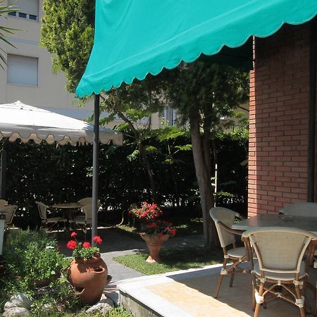 Hotel Vera Марина-ді-Масса Екстер'єр фото