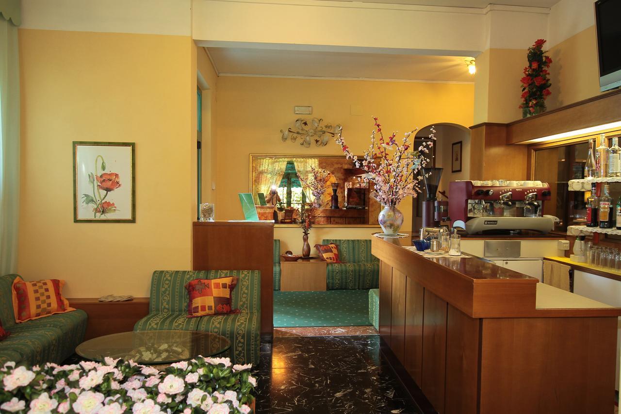 Hotel Vera Марина-ді-Масса Екстер'єр фото
