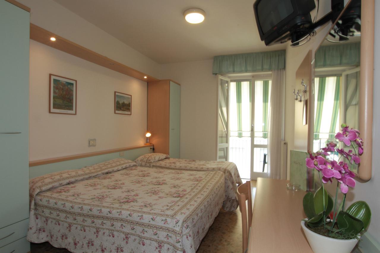 Hotel Vera Марина-ді-Масса Екстер'єр фото