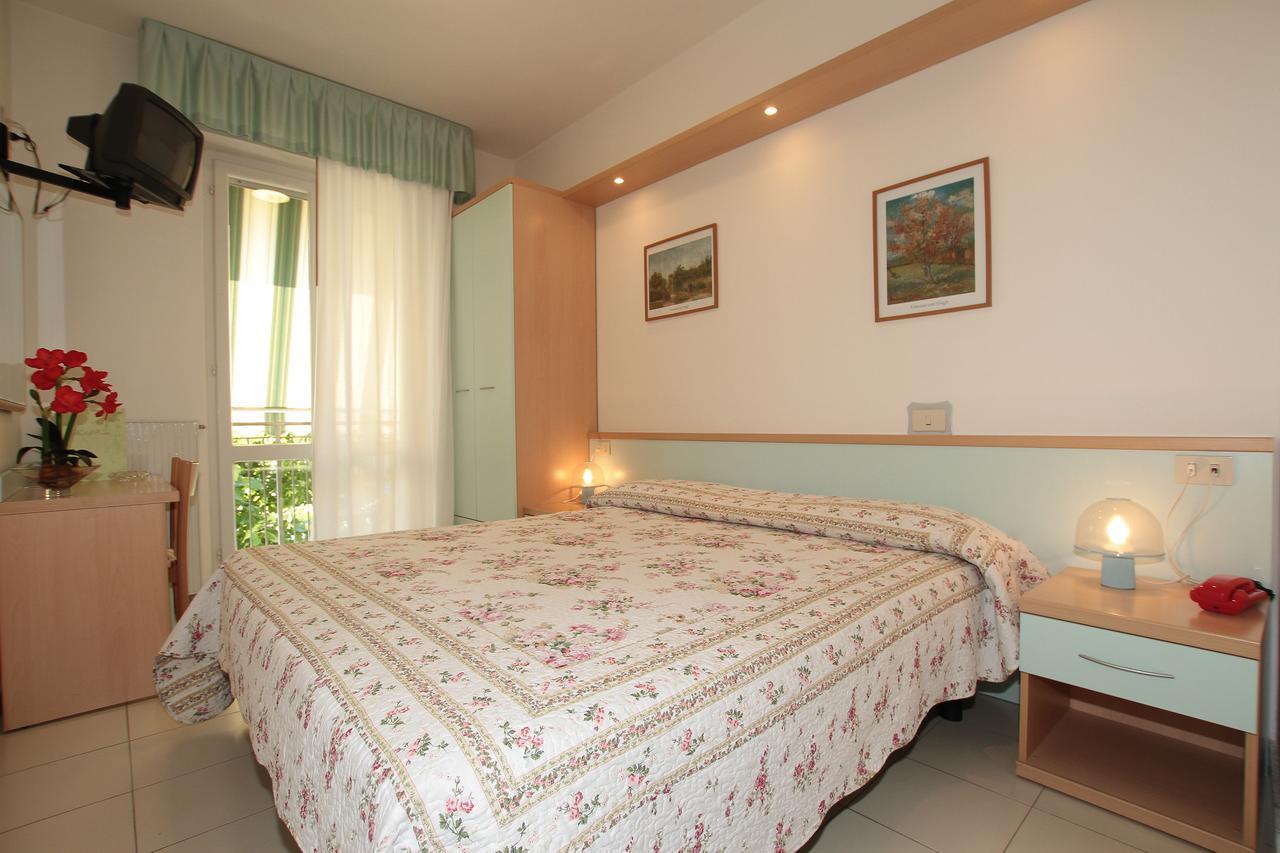 Hotel Vera Марина-ді-Масса Екстер'єр фото