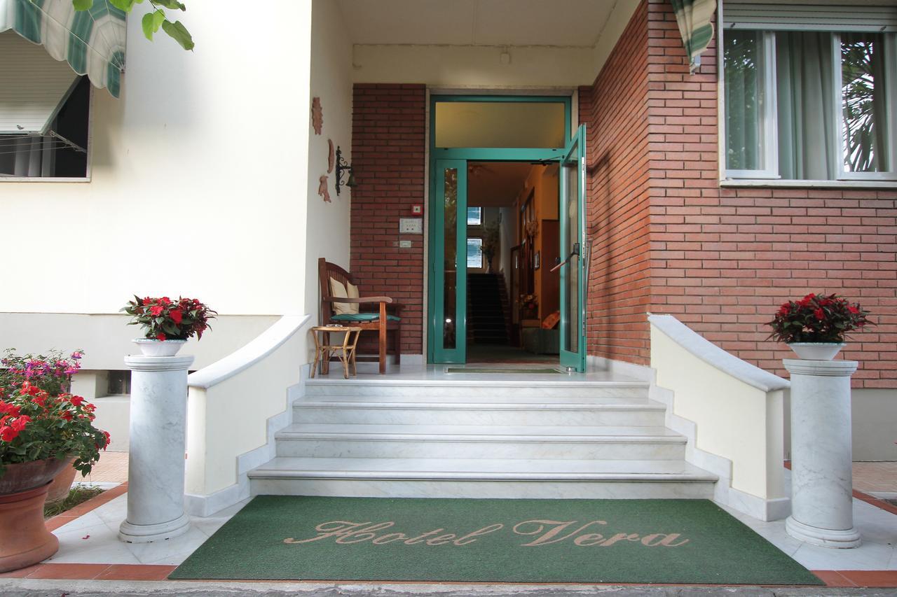Hotel Vera Марина-ді-Масса Екстер'єр фото